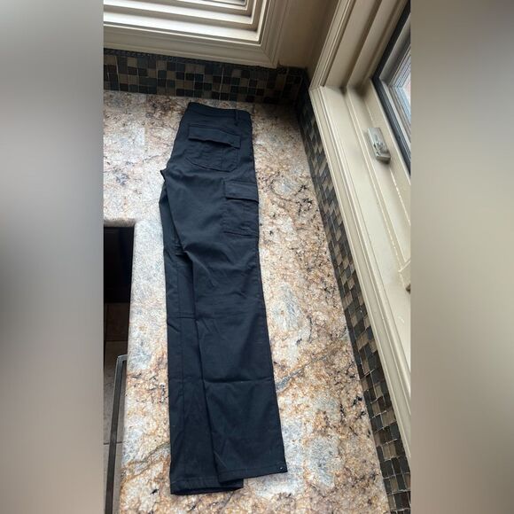 Prana Women’s Black Cargo Pants - Picture 1 of 7